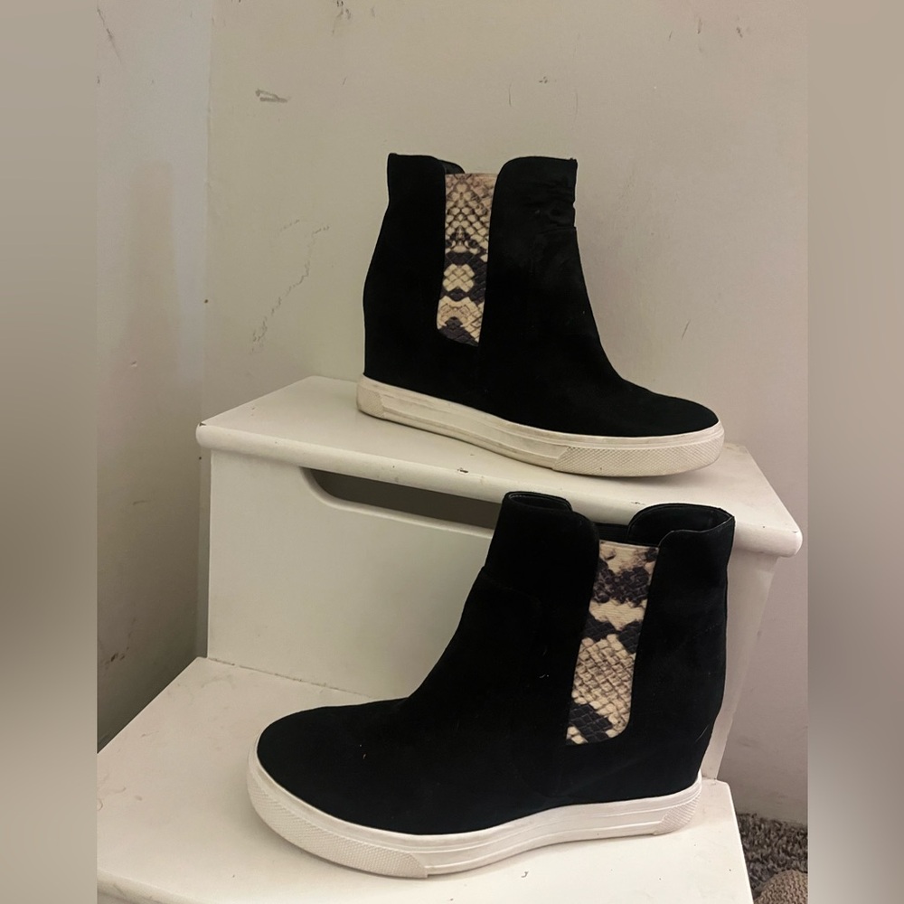 Velvet slip on shoes